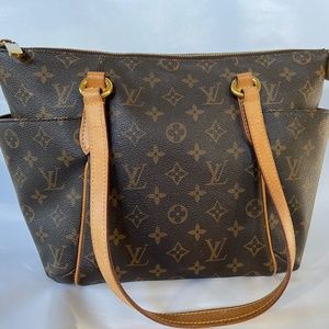 Louis Vuitton M56688 Totally PM Monogram tote